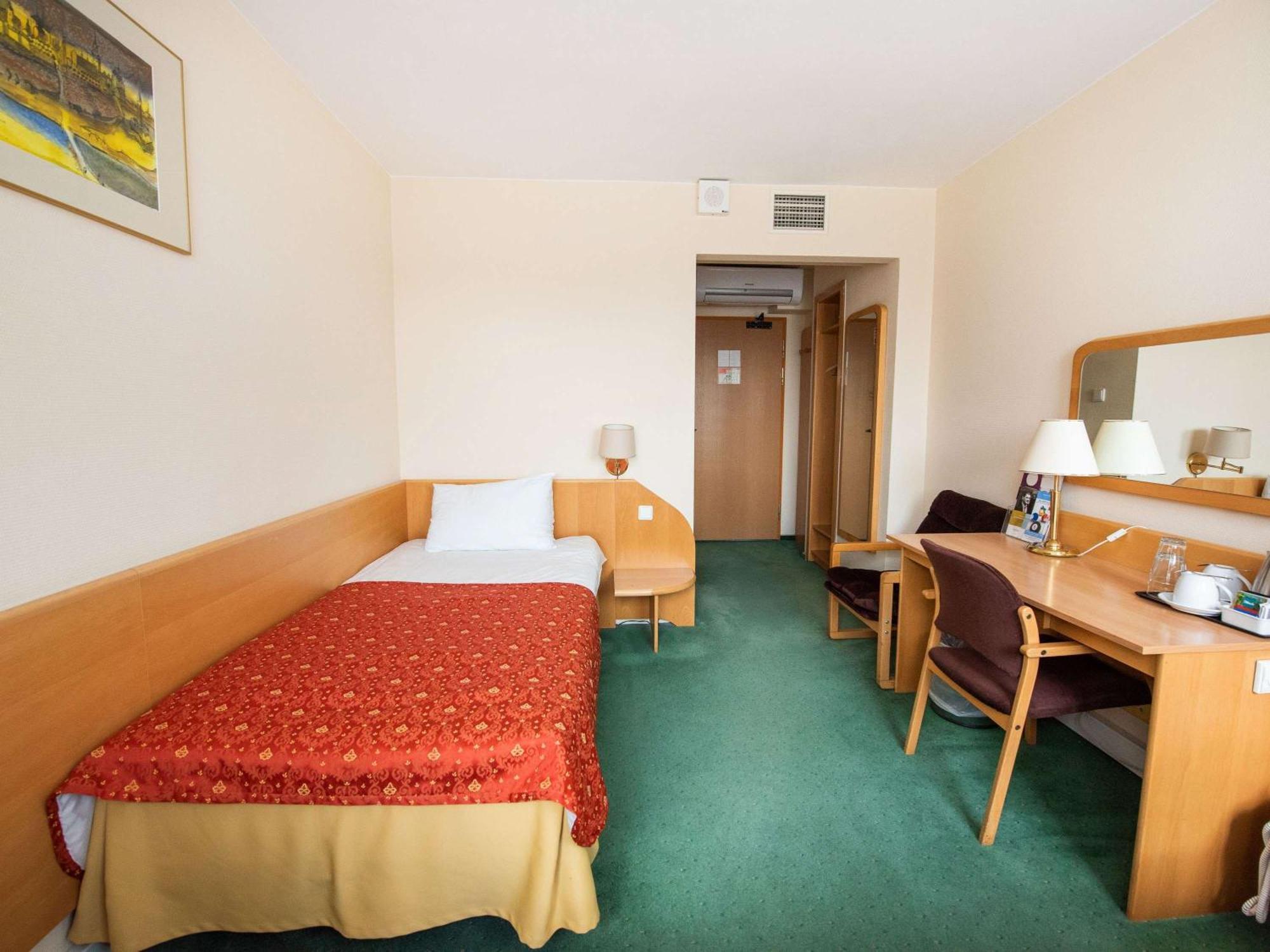 Mercure Ополе Экстерьер фото